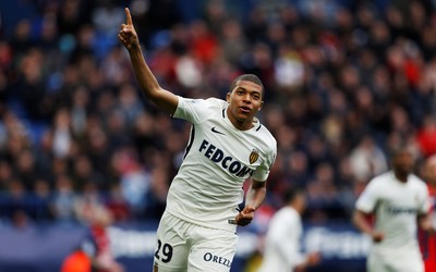 派亿体育播报-赫拉芬贝赫绝杀后指胸口